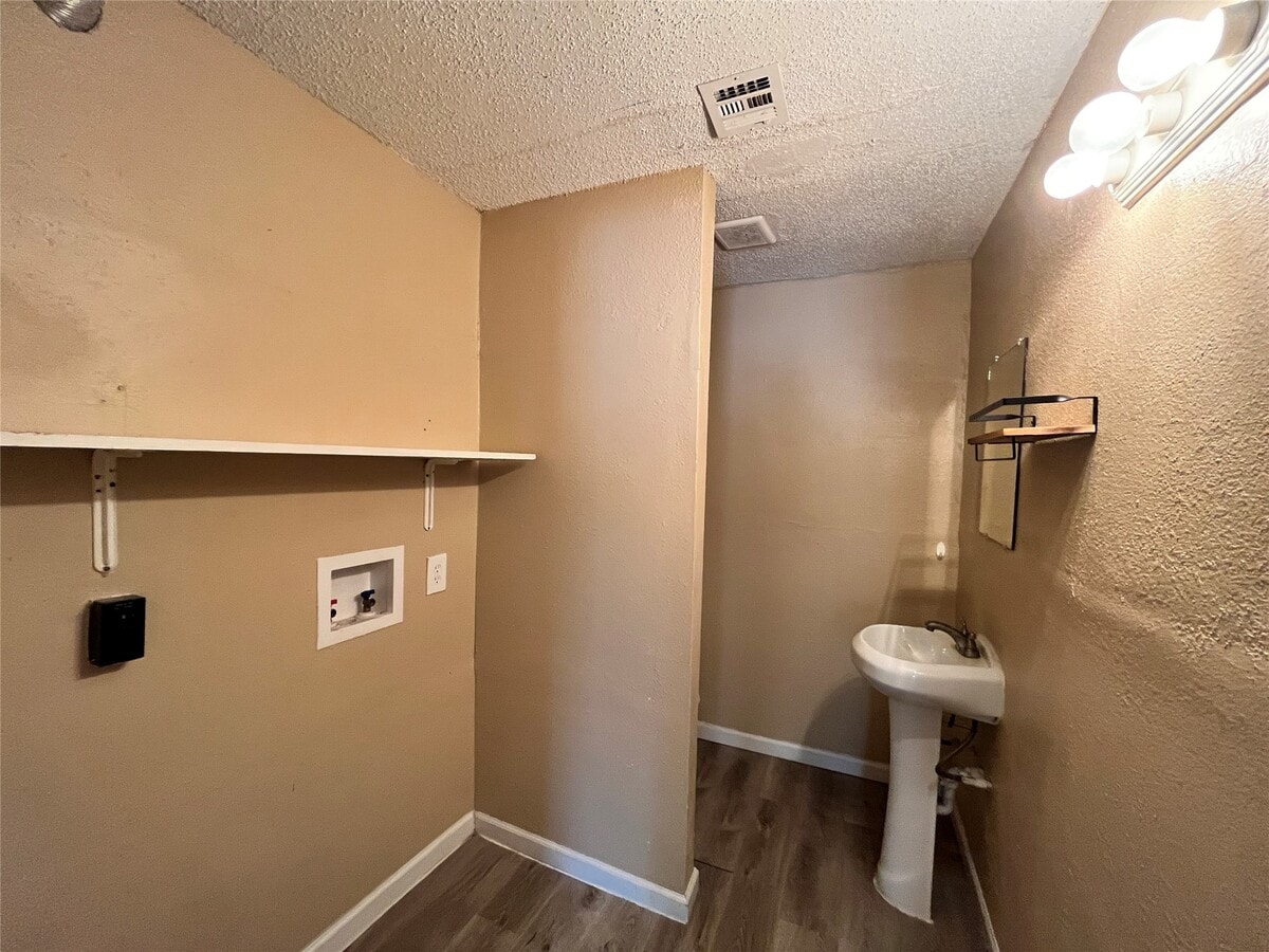 Photo - 10235 Algiers Rd Unit 2