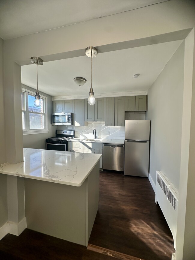 Photo - 1321 E Johnson St