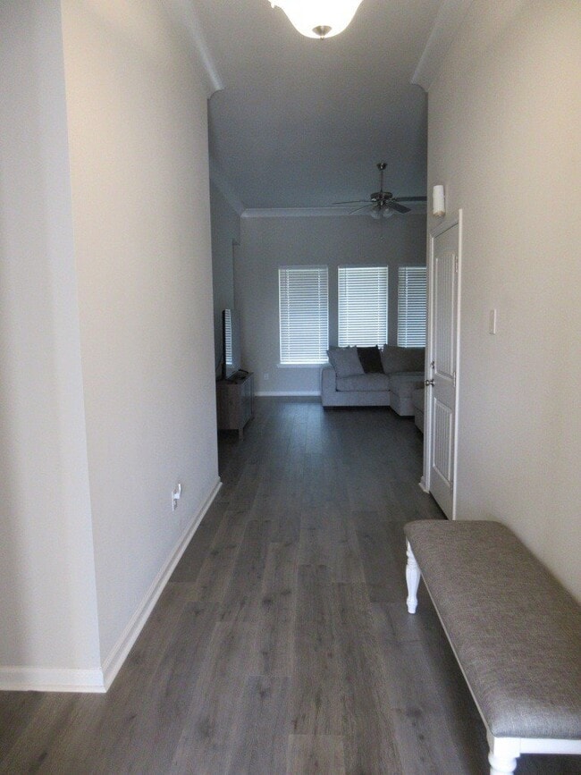 108 Hardwood Dr
