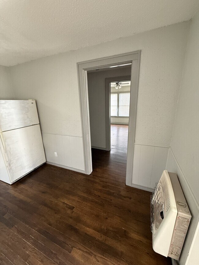 Photo - 109 N Draper Ave