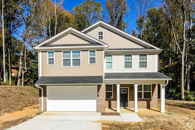 Building Photo - 6229 Woodland Cir Rental
