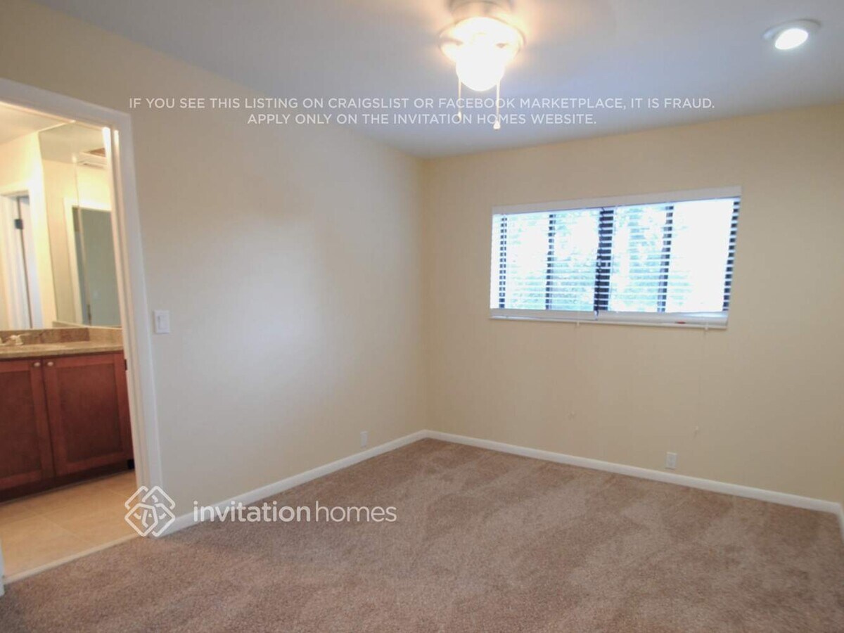 Photo - 1240 Majestic Oak Dr