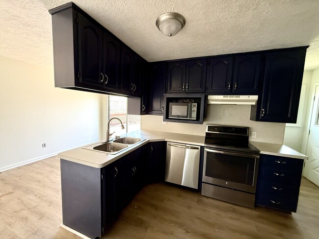 Building Photo - 600 W Powahatan Ct Rental