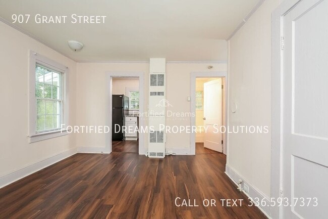 Photo - 907 Grant St