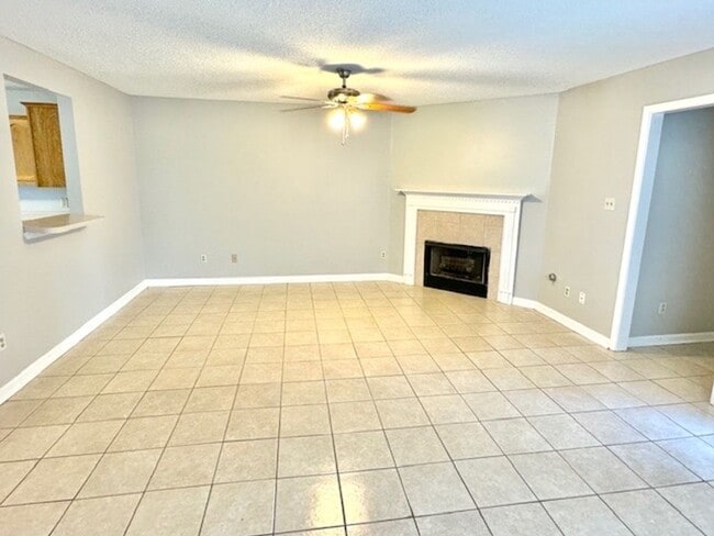 Photo - WhittenRd1090 Unit 1