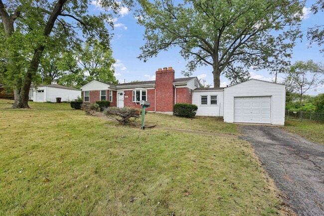 Spacious 3 Bed 1 Bath Home - Spacious 3 Bed 1 Bath Home