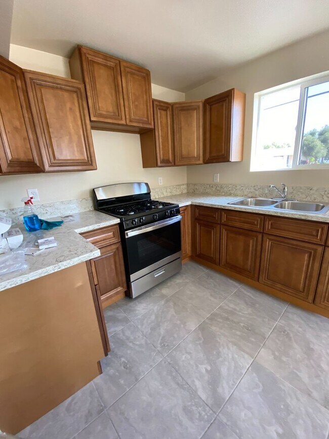 Photo - 574 Holt Ave Unit #3