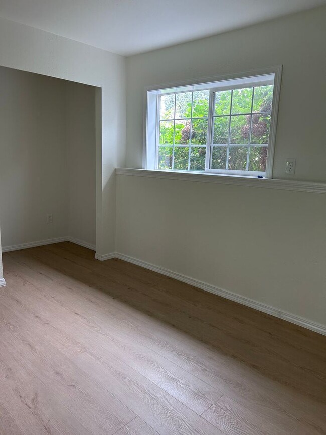 Photo - Beautifully Updated Fairwood Cul-de-Sac Home – Fresh Paint Throughout!
