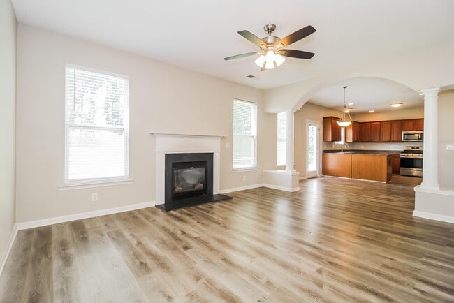 Photo - 340 Darbys Run Ct