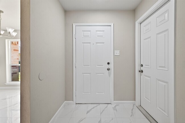 Photo - 10603 Highland Woods Dr