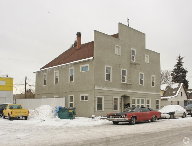 Building Photo - 3018 E Everett Ave