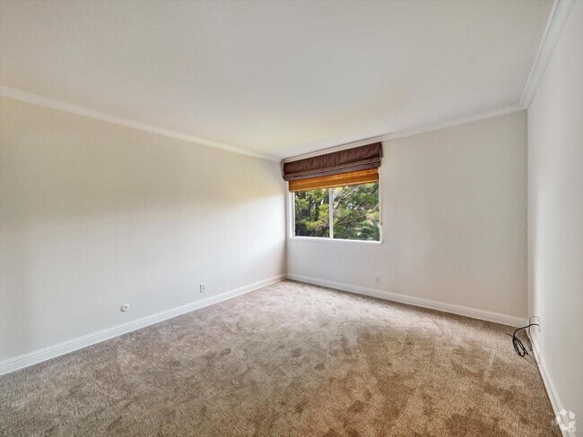Building Photo - 367 Eden Roc Dr Rental