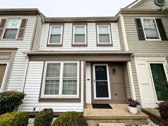 Photo - Light-filled and Spacious 3 Bed 2 Bath Tow...
