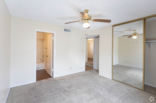 1BR 1BA - 650 SF