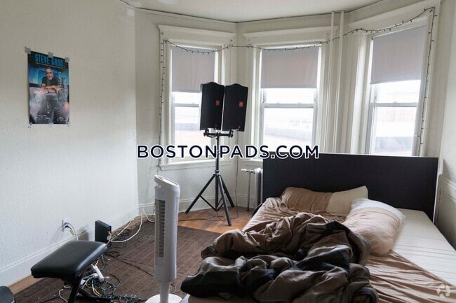 Building Photo - 1163 Boylston St Unit 29 Rental