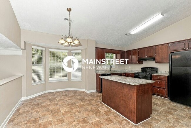 3 Bedroom Pet-Friendly Home in Hampton, GA with Main Street Renewal