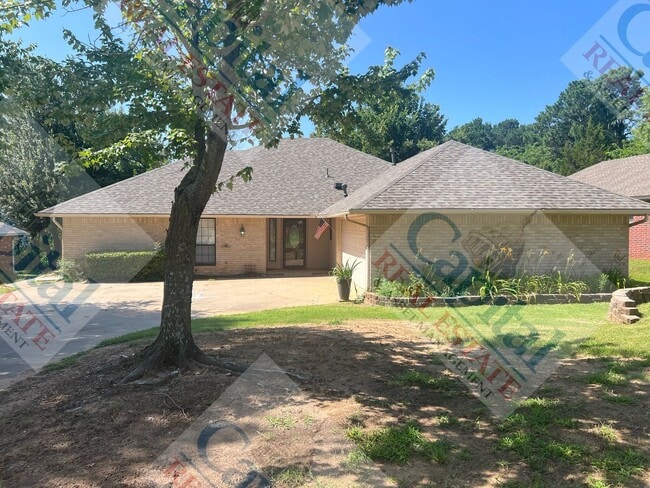 Photo - Spacious 4 Bedroom