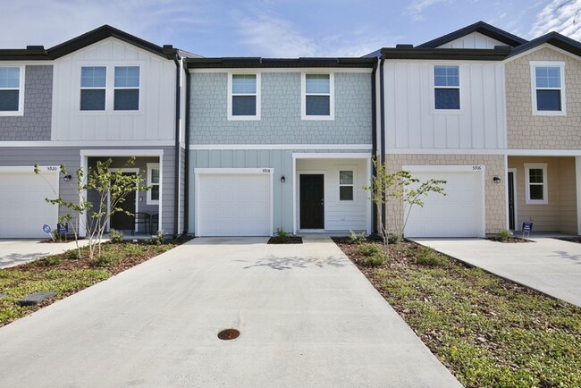 Brand New 3/2.5 Modern Townhome with 1 Car... - Brand New 3/2.5 Modern Townhome with 1 Car...