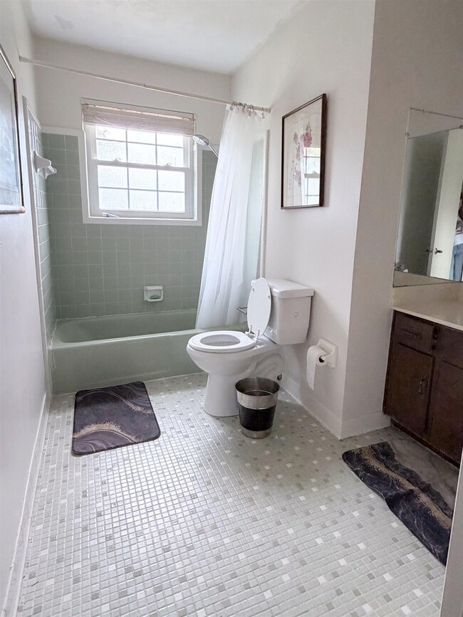 Photo - 608 Fulton Rd