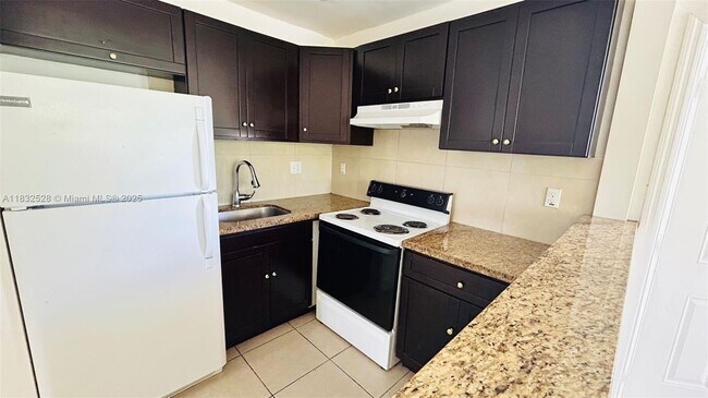 Photo - 2121 NE 168th St Apartment Unit 10