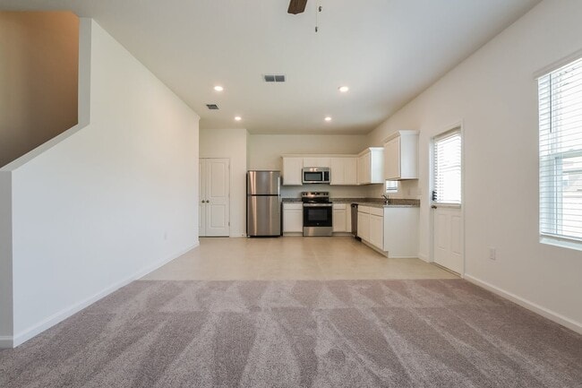 Photo - 2042 Hemingway Cir