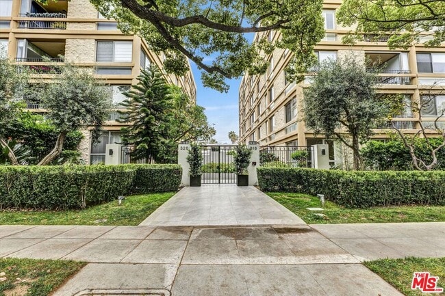 Photo - 318 N Maple Dr Condo Unit 102