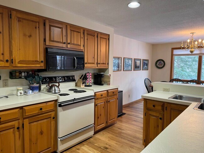 Photo - 4 Pioneer Point