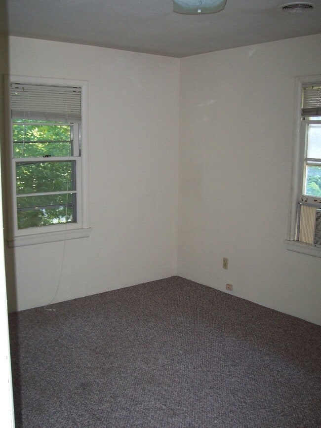 Photo - 2110 Elm Ln Unit 1