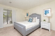 2BR, 2BA - 1090SF