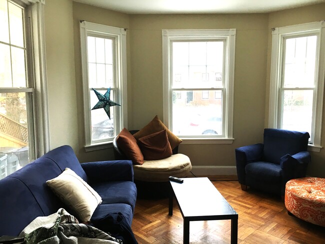 Photo - 42 Putnam Ave Unidad 17