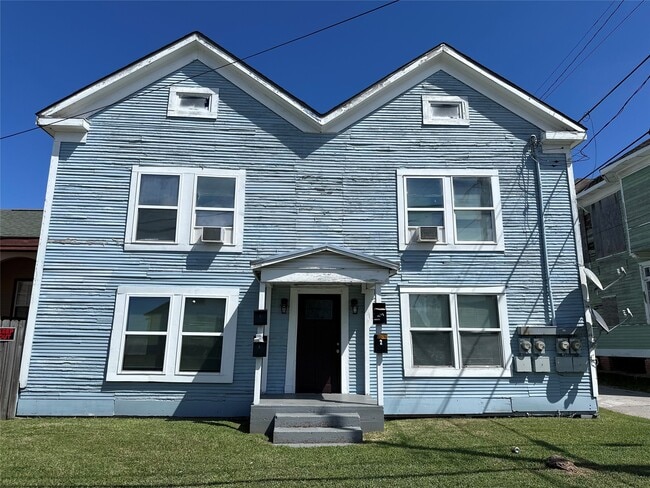 Building Photo - 910 37th St