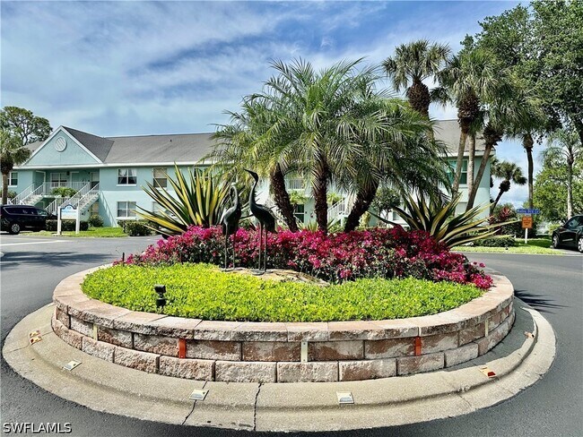 Photo - 137 Wading Bird Cir Unidad F-204