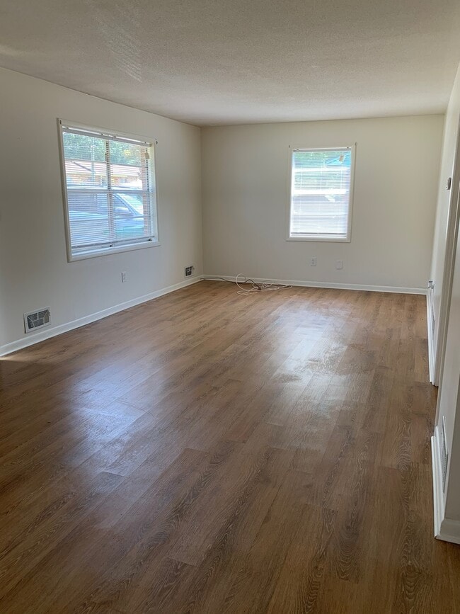 Photo - 1 Bedroom, 1 Bath Duplex Apartment on the Eastside