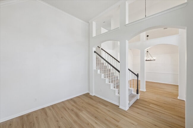Photo - 315 Vantage Pointe Cir