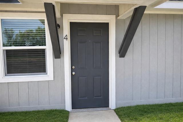 Building Photo - 11015 I-30 Frontage Rd Unit 1