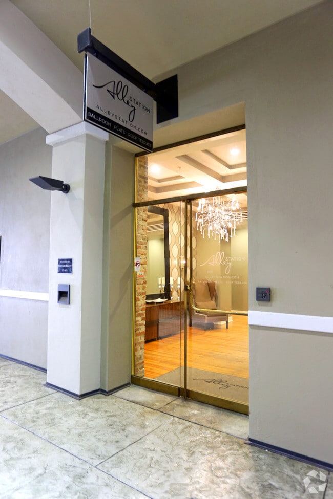 Flats at Alley Station - Flats at Alley Station