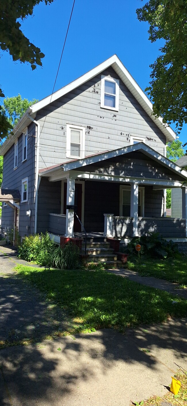 Photo - 1734 Ogden Ave NW