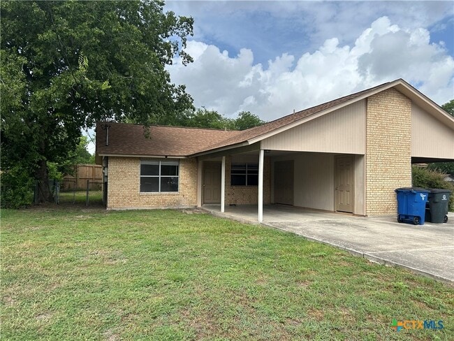 Building Photo - 1324 S Mesquite Ave Rental