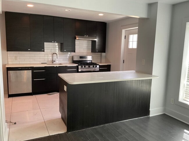 Building Photo - 787 Berkeley Ave NW Rental
