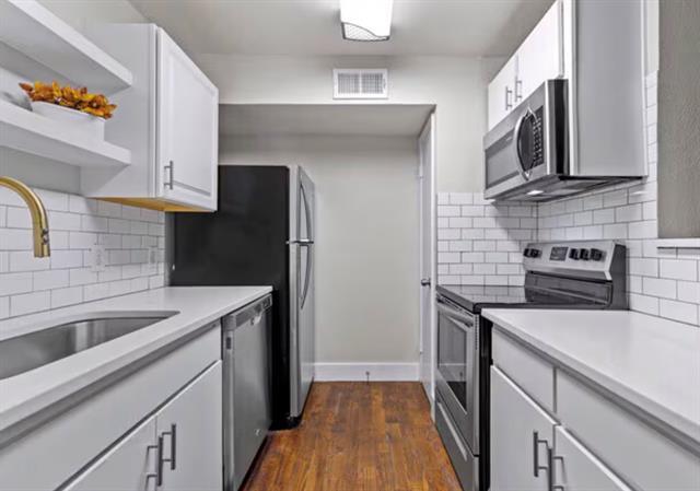 Photo - 2211 S Vernon Ave Unit 219