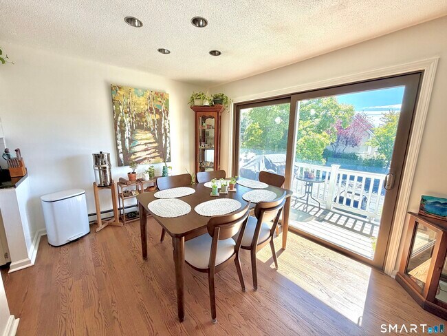180 Glenbrook Rd Unit 15