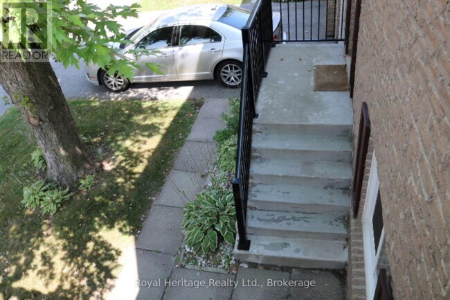 Photo - 320 Blackthorn St