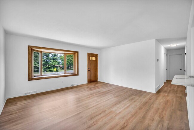 Photo - 248 Gladys Dr