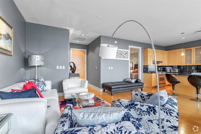 Building Photo - 555 E 5th St. Unit 825 Rental