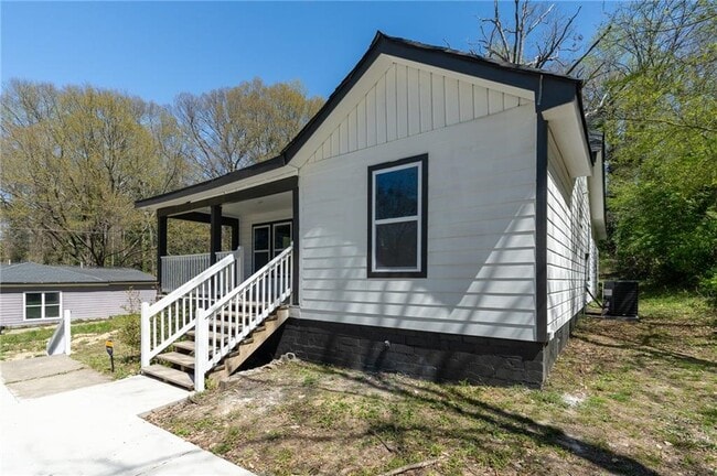 Photo - 665 S Eugenia Pl NW