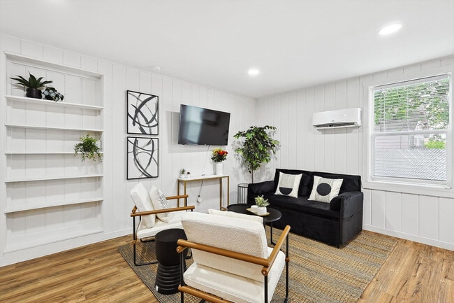 Photo - 329 Blandin St Unidad SI ID1514792P