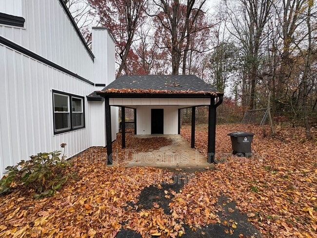 Photo - 5265 Country Club Rd