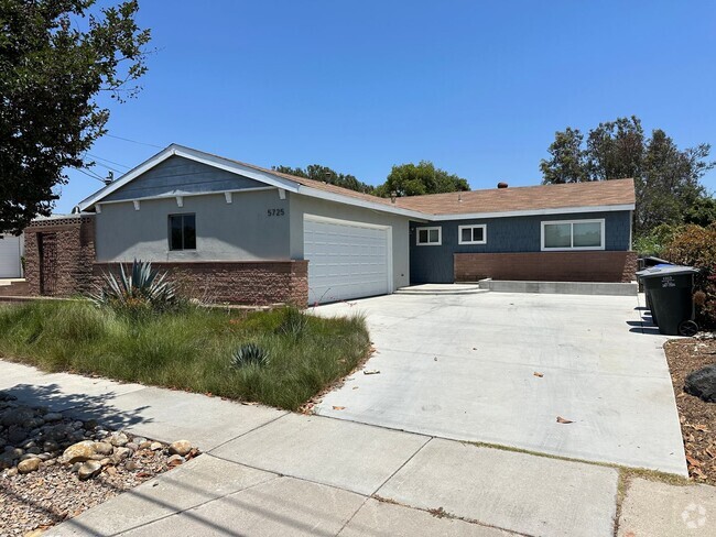 Building Photo - Centrally Located 3 Bedroom, 1.5 La Mesa H... Rental