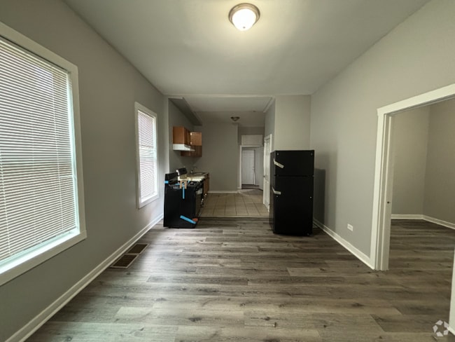 Building Photo - 726 E 93rd St Unit 1 Rental