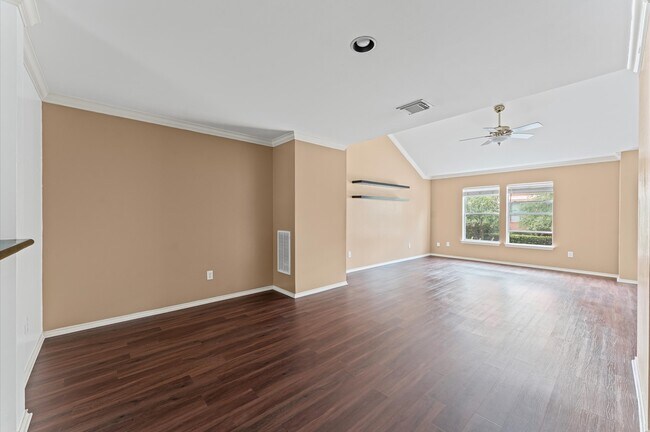 Building Photo - 2933 W Dallas St Rental